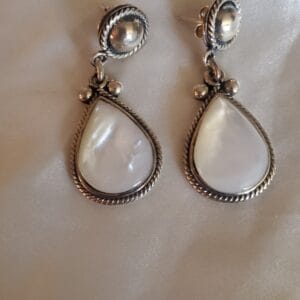 aretes de nacar